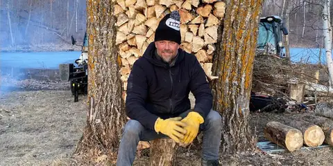 15 Celebrities Who Moved Off the Grid for a Quieter Life